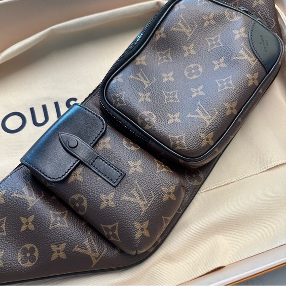 Louis Vuitton Christopher Bumbag Monogram Brown - Picture 2 of 15